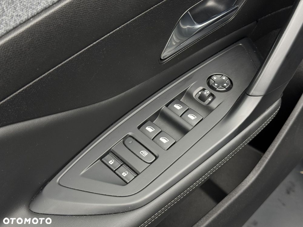 Peugeot 308 1.5 BlueHDi Allure Pack S&S EAT8 - 22