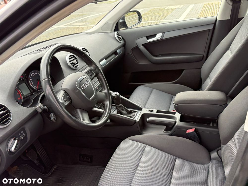 Audi A3 Sportback 1.4 TFSI Ambiente - 11