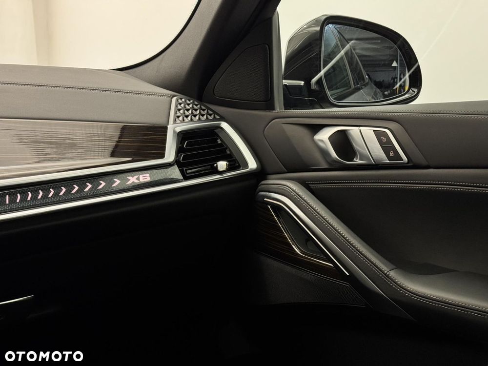 BMW X6 xDrive30d mHEV - 29