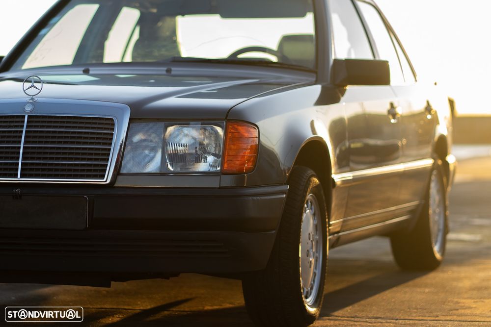 Mercedes-Benz W124 (1984-1997) 300 D Turbo - 24