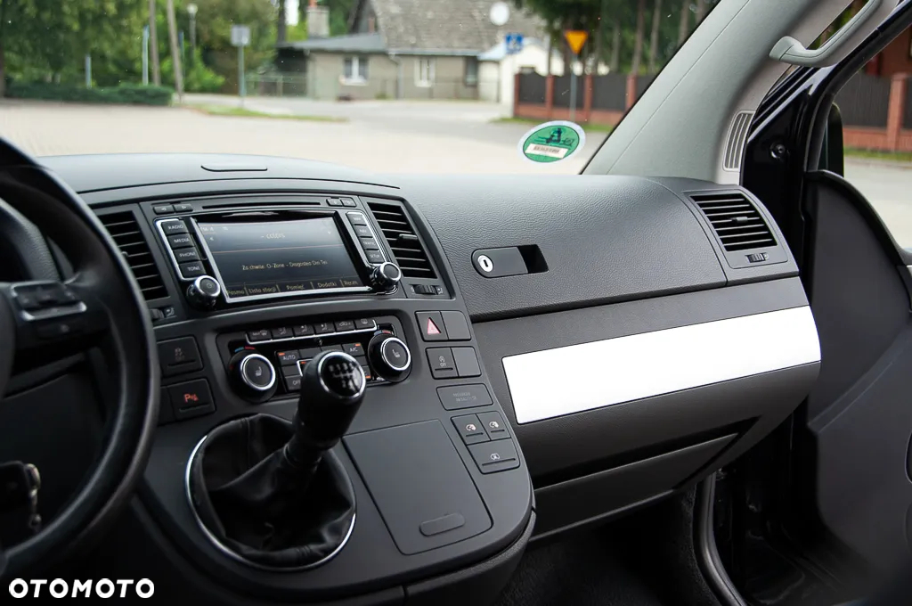 Volkswagen Multivan - 33