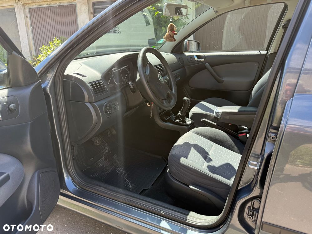 Skoda Octavia 1.6 Tour - 7