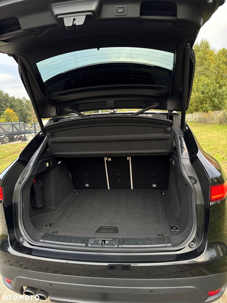 Jaguar F-Pace 2.0 i4D AWD R-Sport - 26