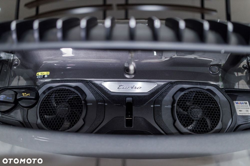 Porsche 911 Turbo - 34