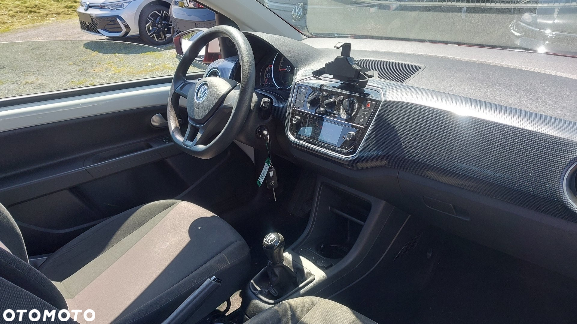 Volkswagen up! Standard - 5
