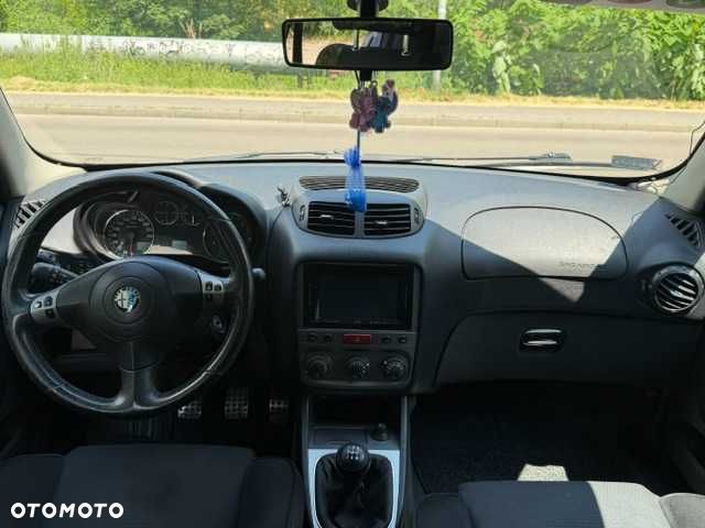 Alfa Romeo 147 - 5