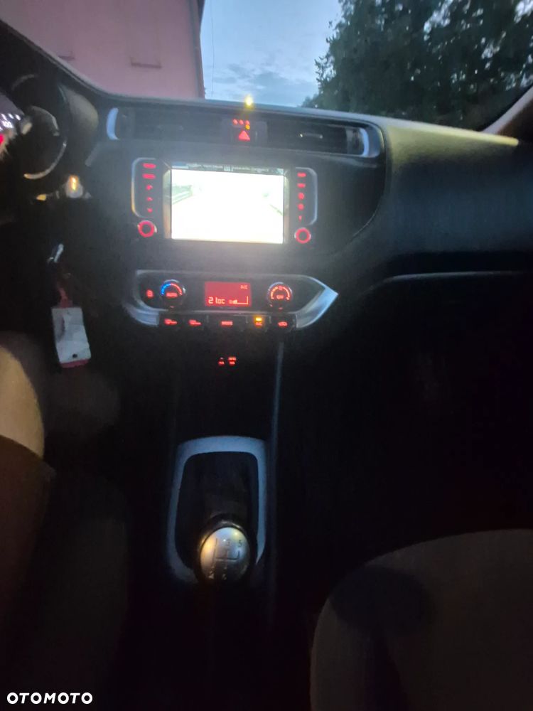 Kia Rio 1.2 Dream Team Edition - 15