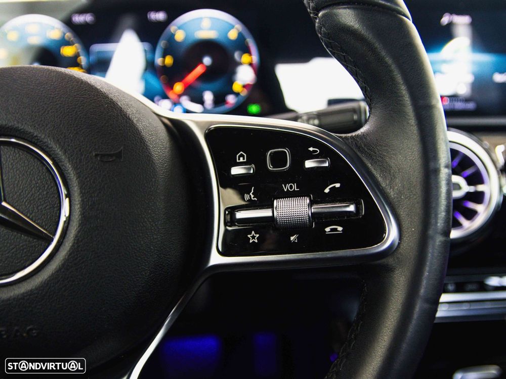 Mercedes-Benz A 180 Limousine d Progressive Aut. - 33