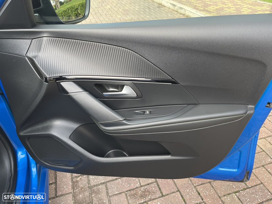 Peugeot 208 PureTech 130 EAT8 GT Pack - 23
