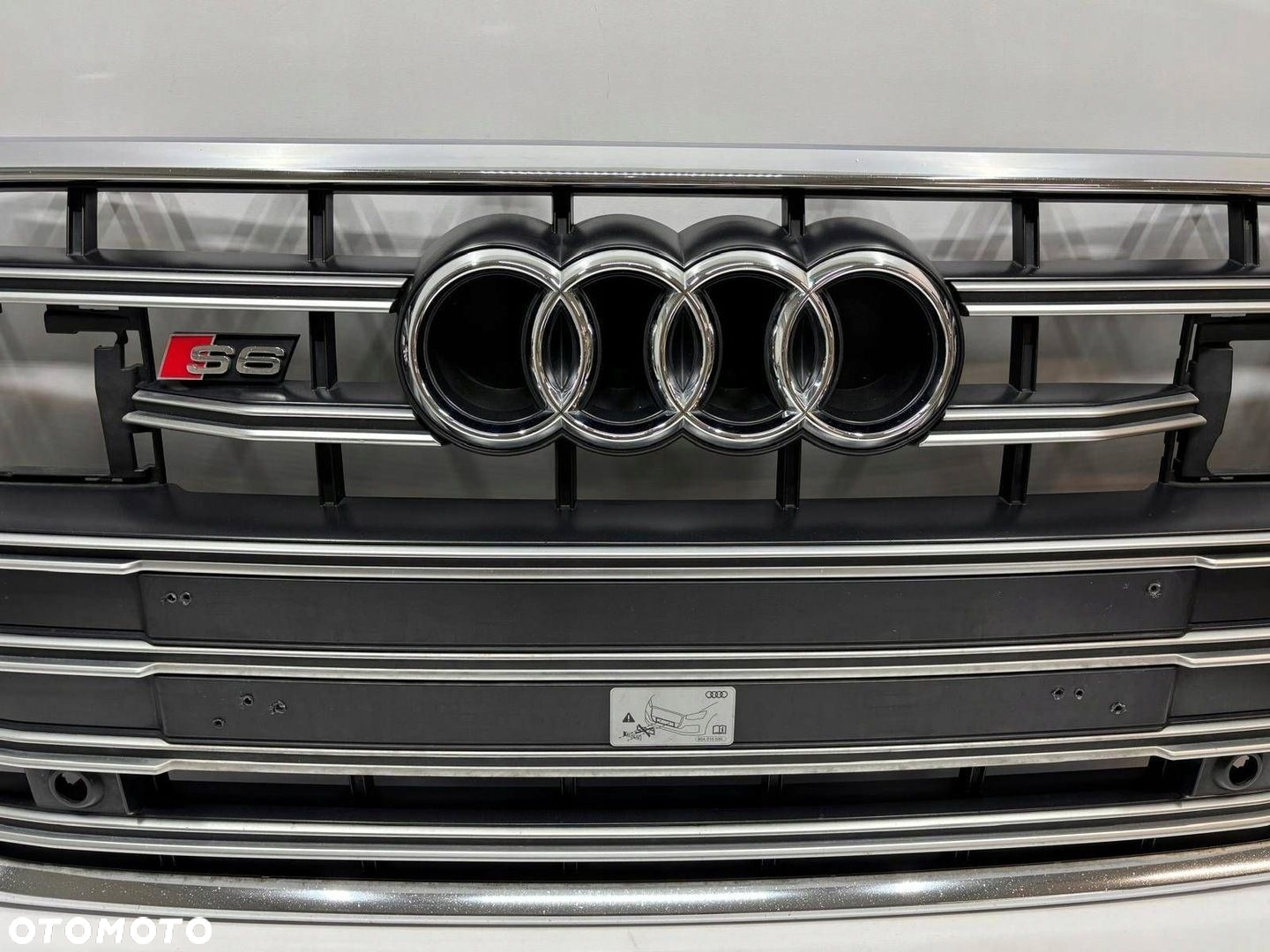 Audi S6 C8 4K Grill Atrapa Zderzaka 4K0853651E - 3