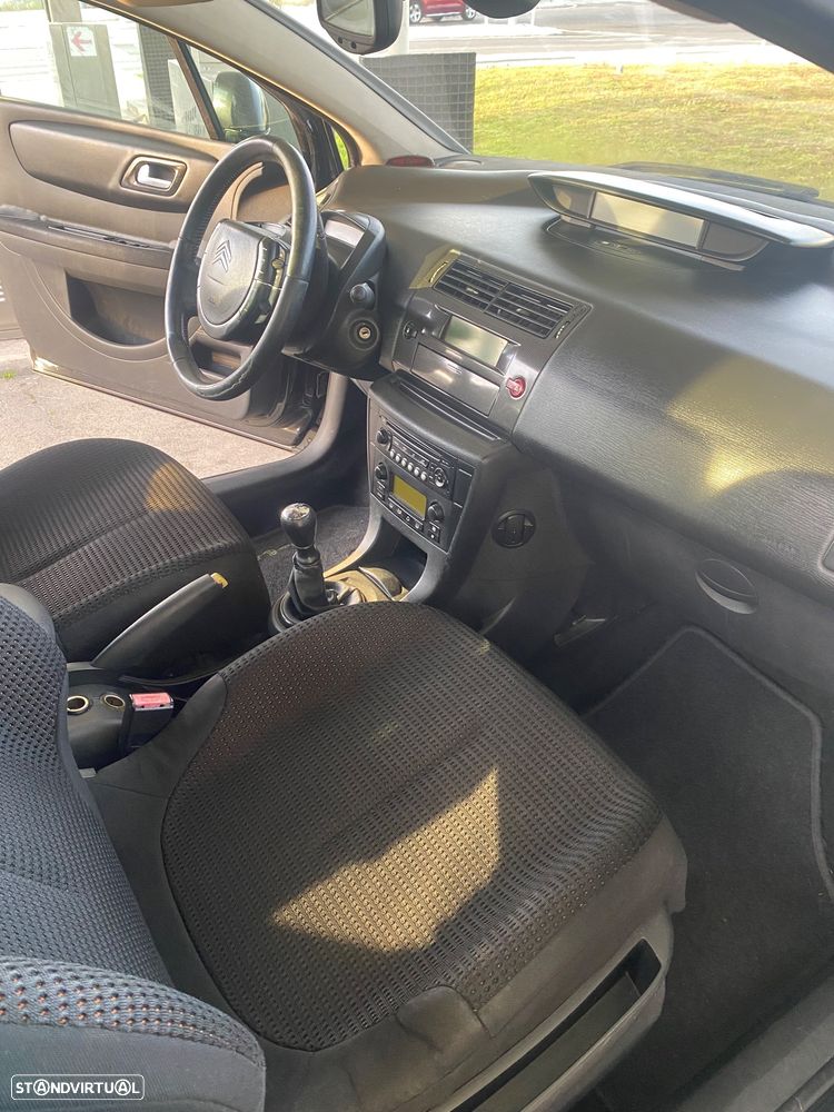 Citroën C4 1.4 16V SX - 8