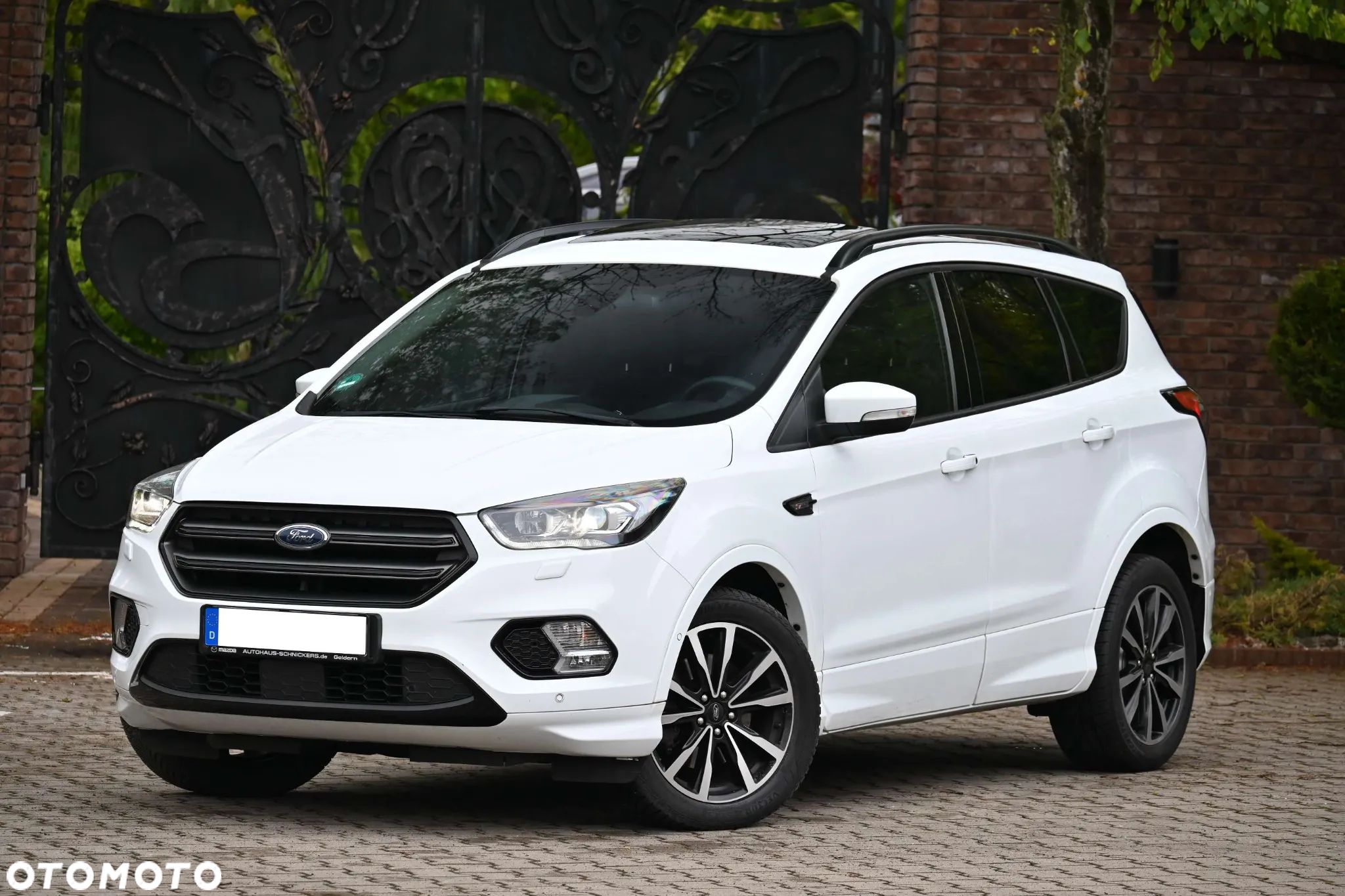 Ford Kuga 1.5 EcoBoost 4x4 ST-Line - 1
