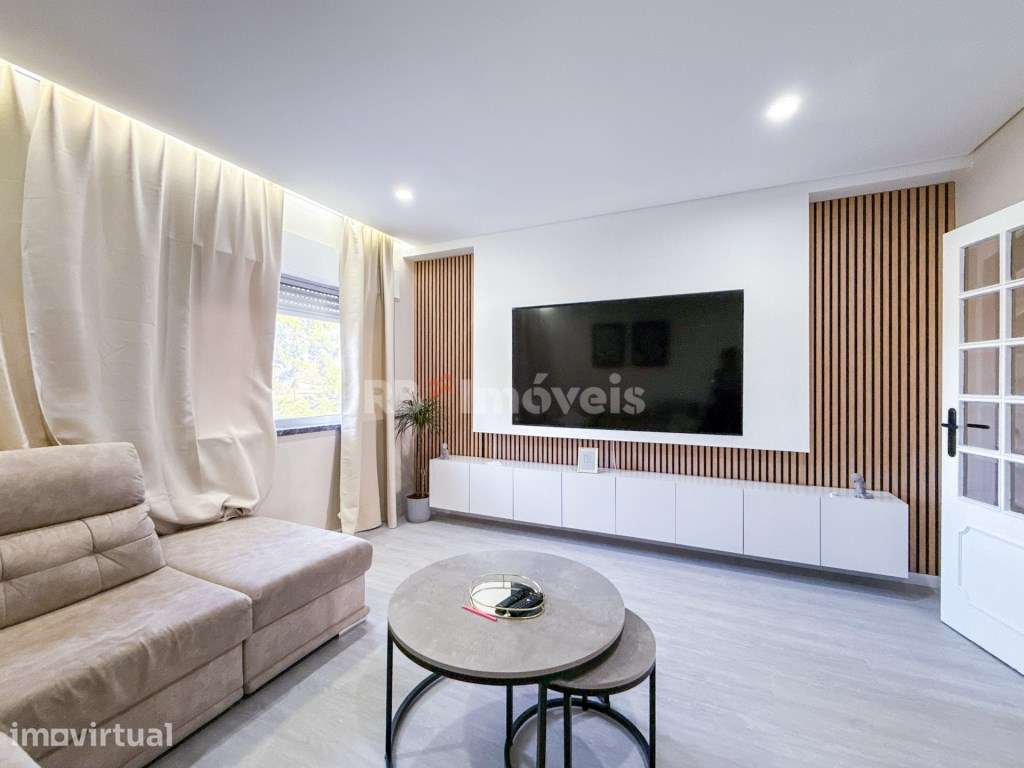 Apartamento T3 Semi-Remodelado c/ Sótão - Entroncamento - Grande imagem: 2/34