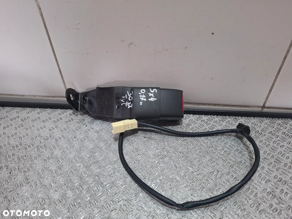 Zapinka klamra pasów Suzuki Sx4 rok 2017 rok tył nr 1056783 - 2