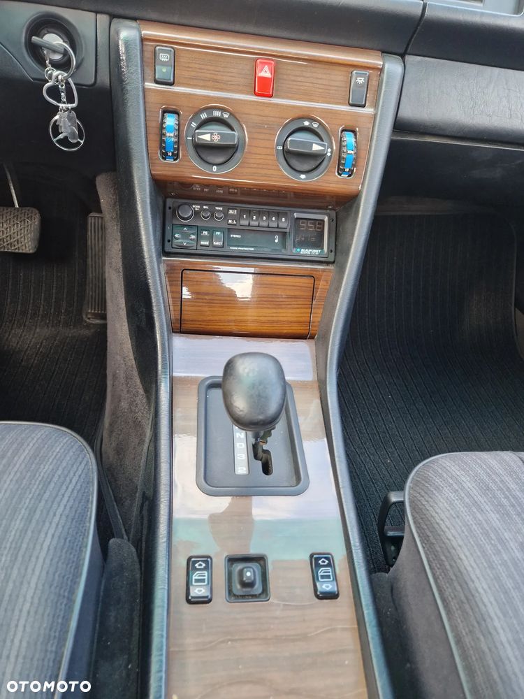 Mercedes-Benz W124 (1984-1993) - 13