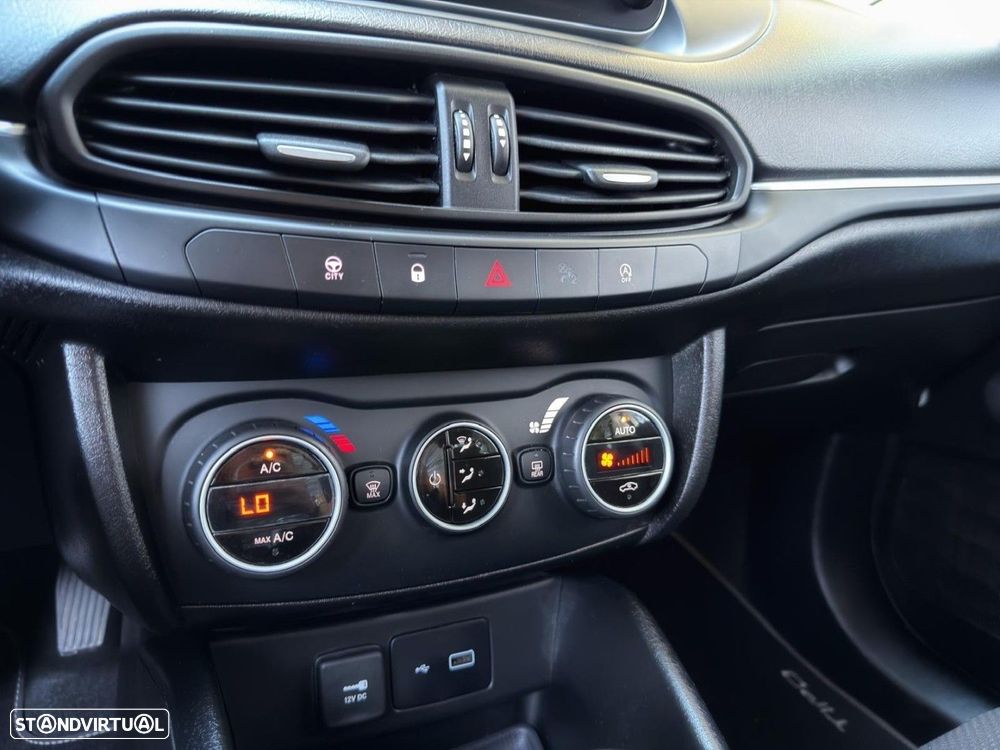 Fiat Tipo Station Wagon 1.3 M-Jet Lounge - 20