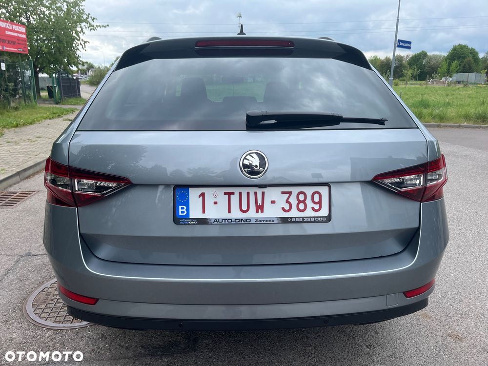 Skoda Superb 2.0 TDI DSG Style - 9