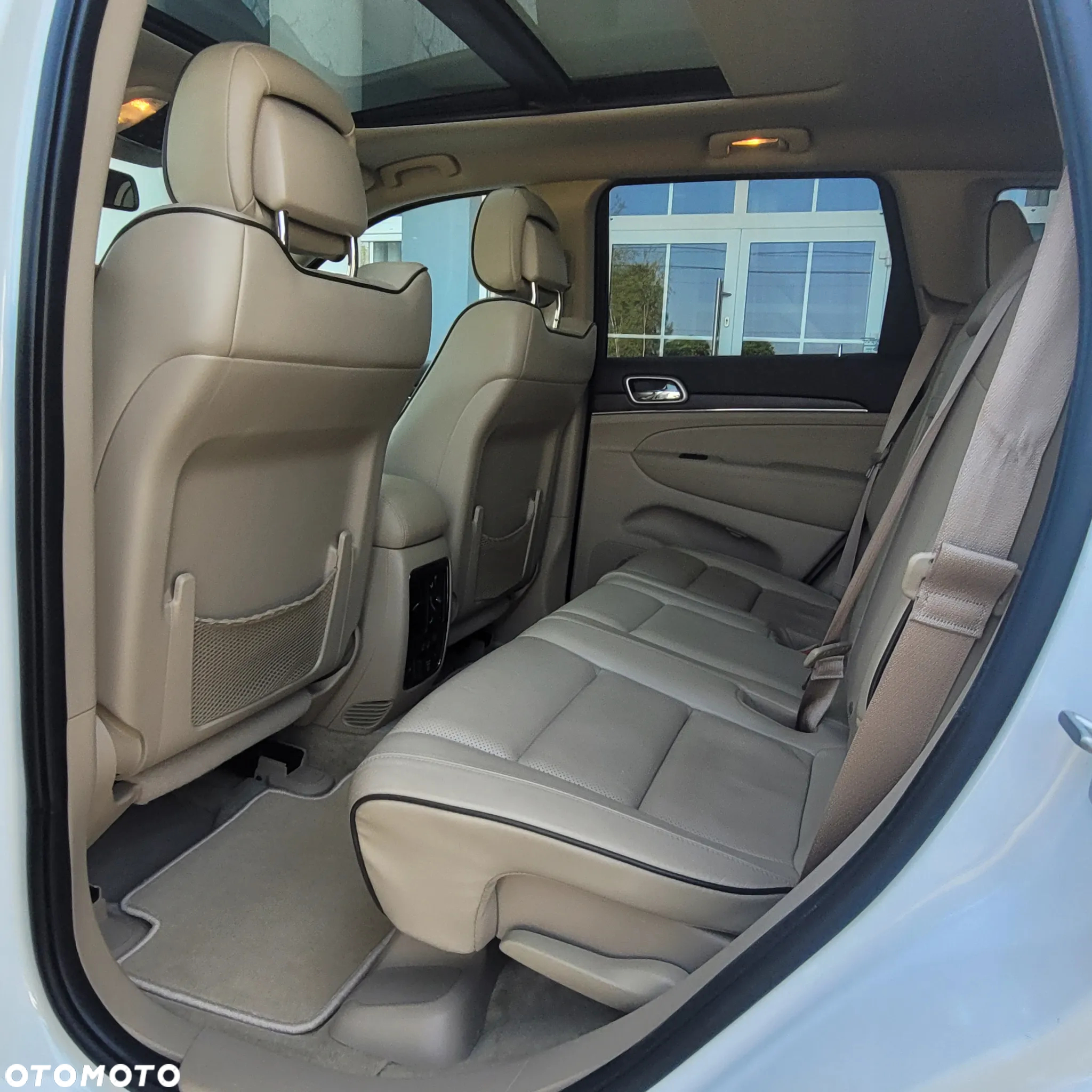 Jeep Grand Cherokee 5.7 V8 HEMI Overland - 19