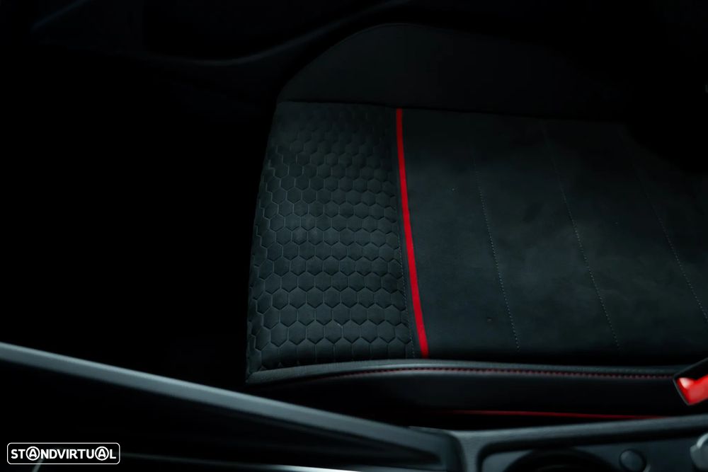 VW Golf 2.0 TSI GTI Clubsport DSG - 32