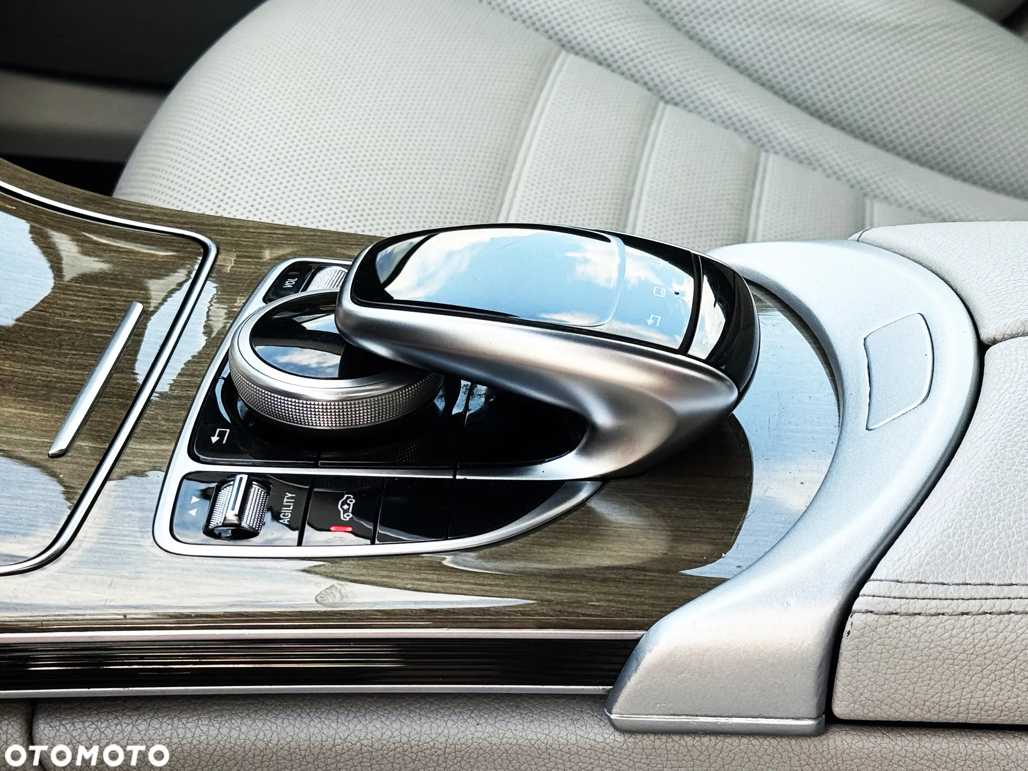 Mercedes-Benz Klasa C 250 7G-TRONIC - 33