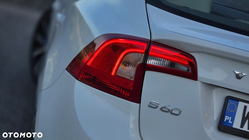 Volvo S60 T5 Drive-E Dynamic Edition (Momentum) - 11