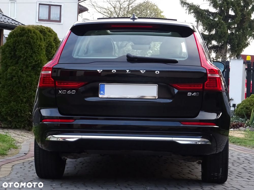 Volvo XC 60 B4 D AWD Ultimate Bright - 8