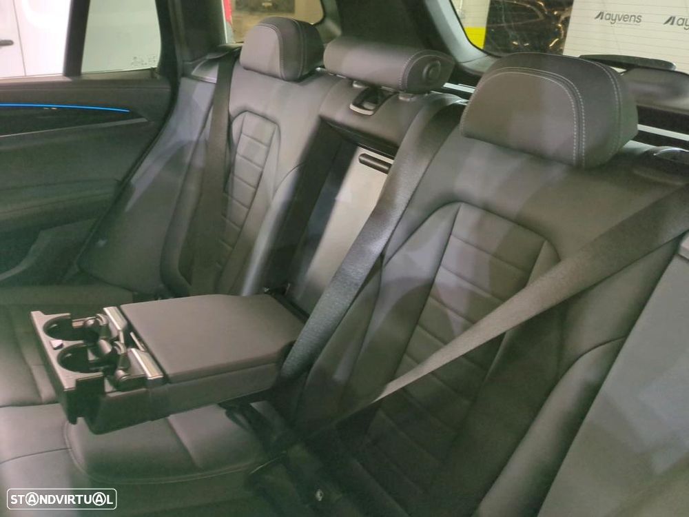 BMW iX3 Inspiring - 9