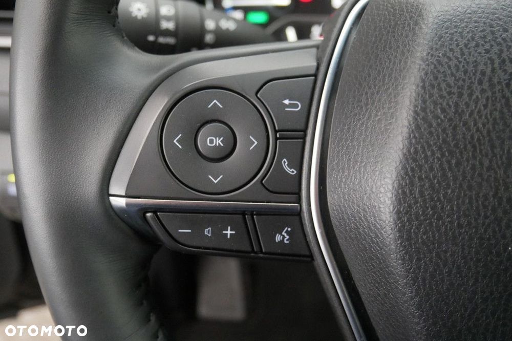 Toyota Camry 2.5 Hybrid Comfort CVT - 24