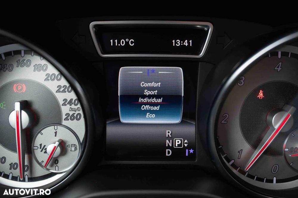 Mercedes-Benz GLA 220 CDI 4MATIC 7G-DCT AMG Line - 24