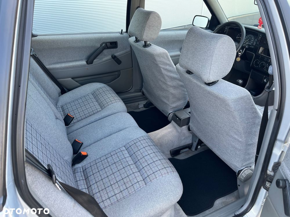Volkswagen Passat 2.0 GT - 18