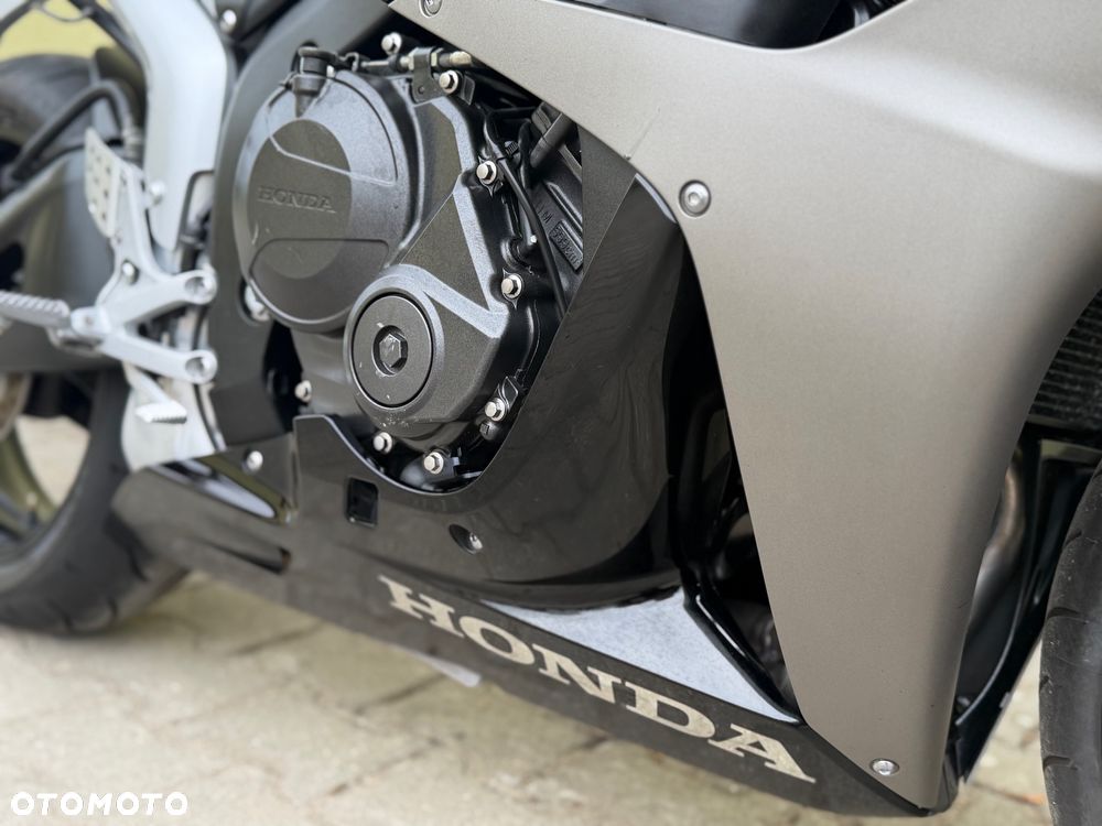 Honda CBR - 5