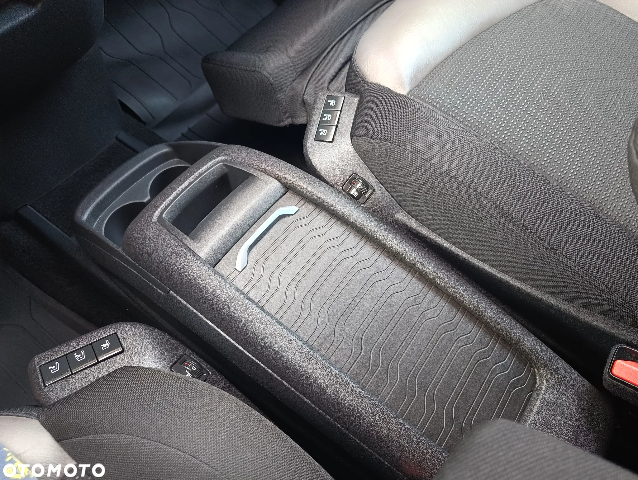 Citroën C4 Grand Picasso 1.6 THP Exclusive S&S EAT6 - 16