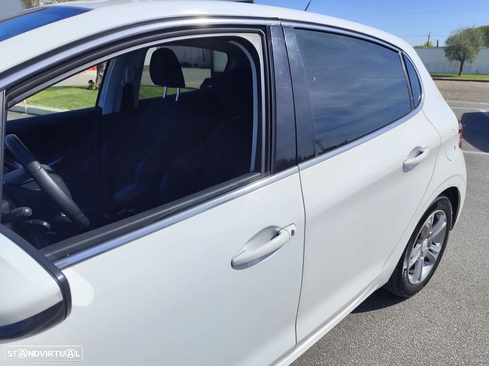 Peugeot 208 1.2 VTi Allure - 13