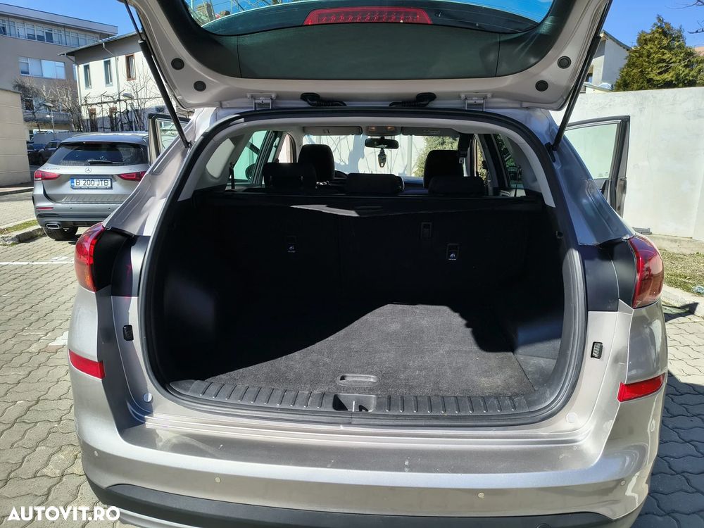 Hyundai Tucson 1.6 T-GDi 4WD 6MT Style - 16