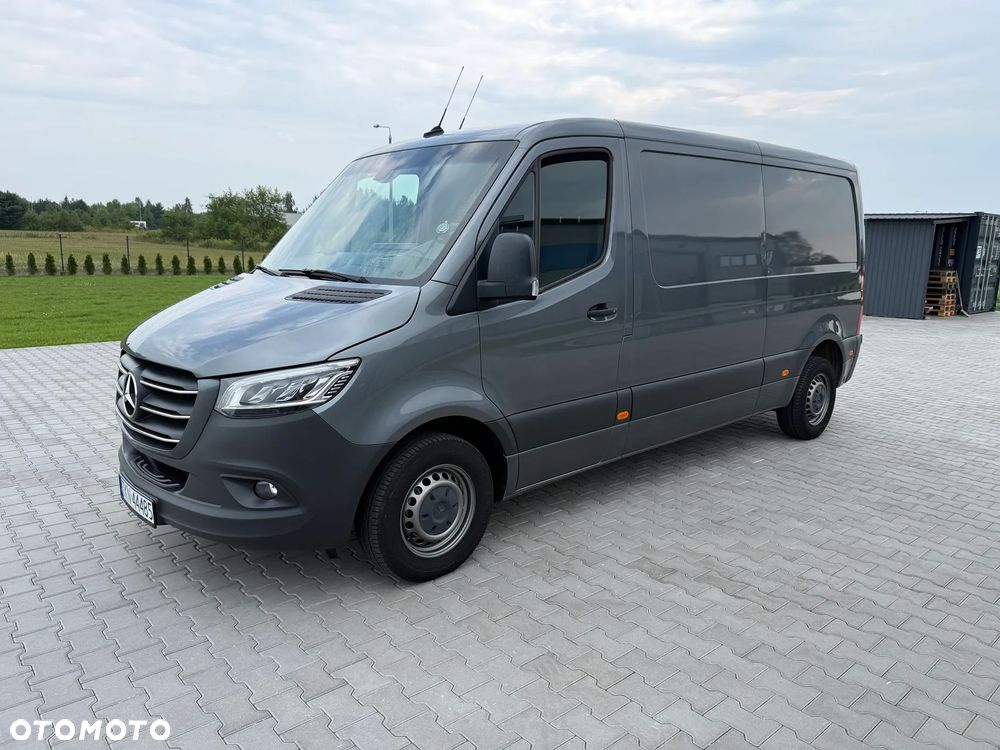 Mercedes-Benz Sprinter - 1