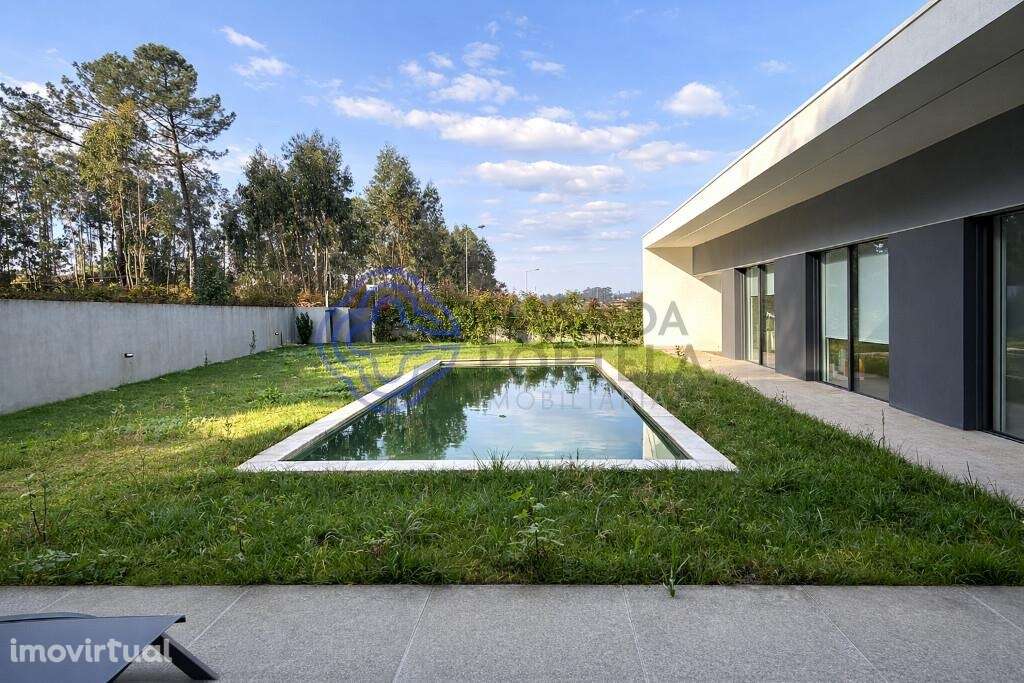 Moradia T3 + 1 de luxo c/ Piscina - Silva Escura - Maia - Grande imagem: 2/22