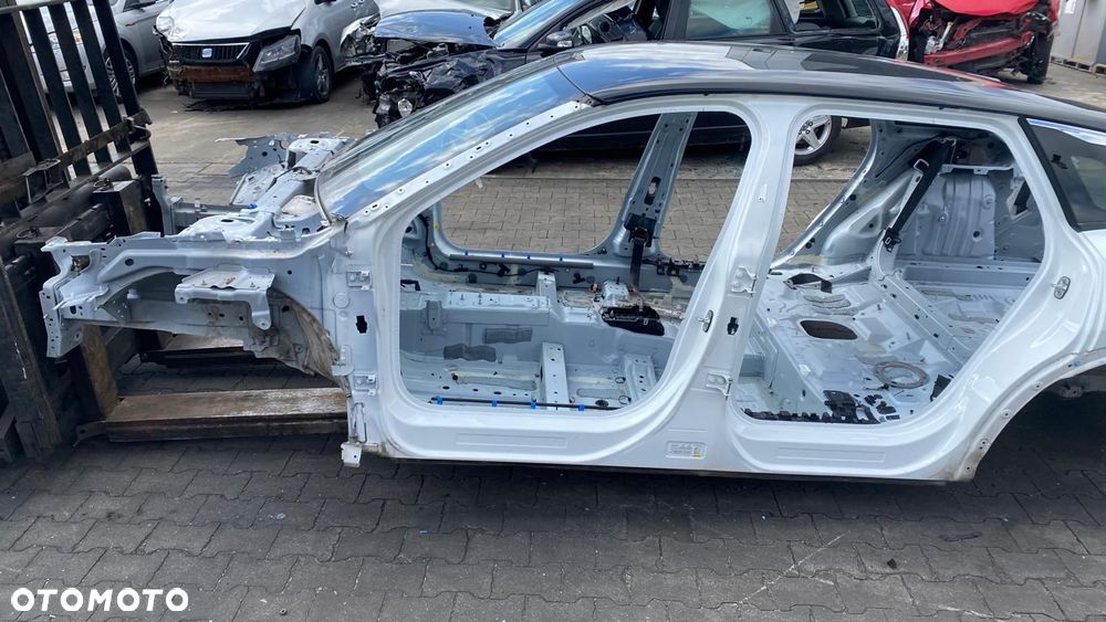 PRÓG LEWY SŁUPEK ĆWIARTKA CITROEN C5 X 2022 - 1