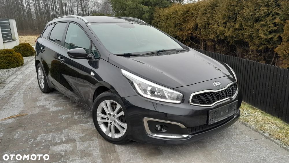 Kia Ceed - 13