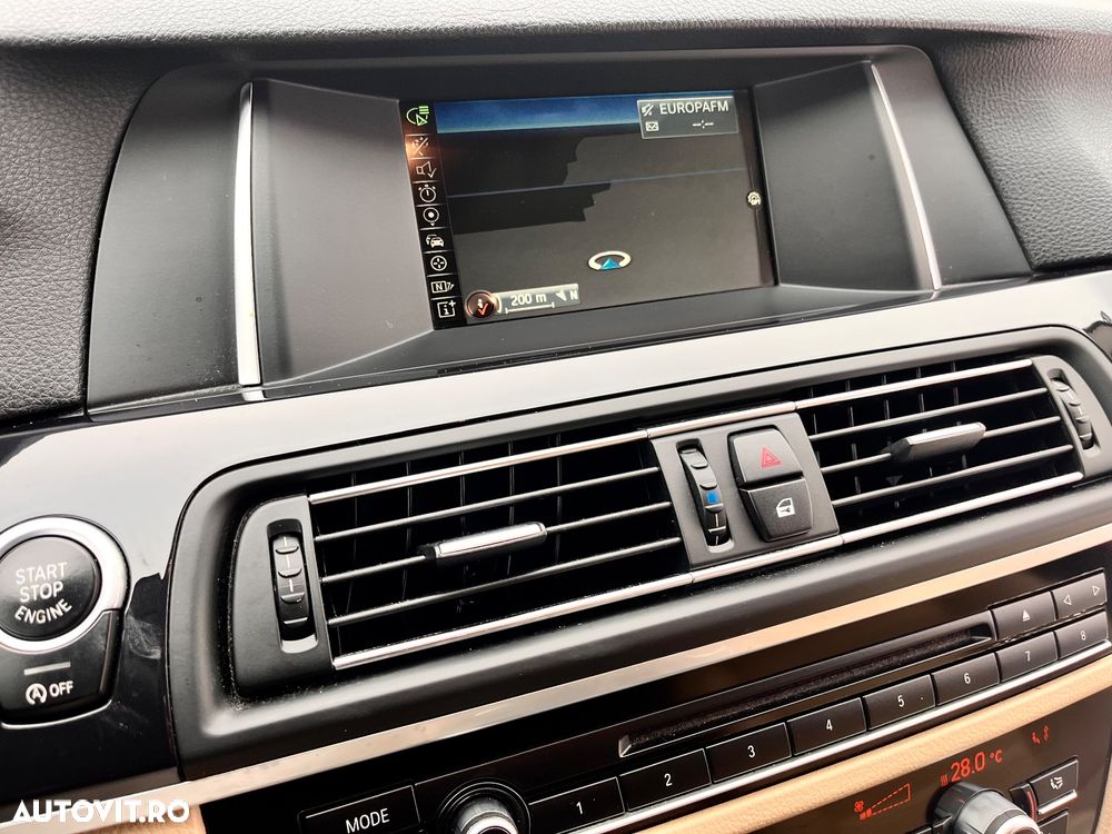 BMW Seria 5 525d Aut. Luxury Line - 23