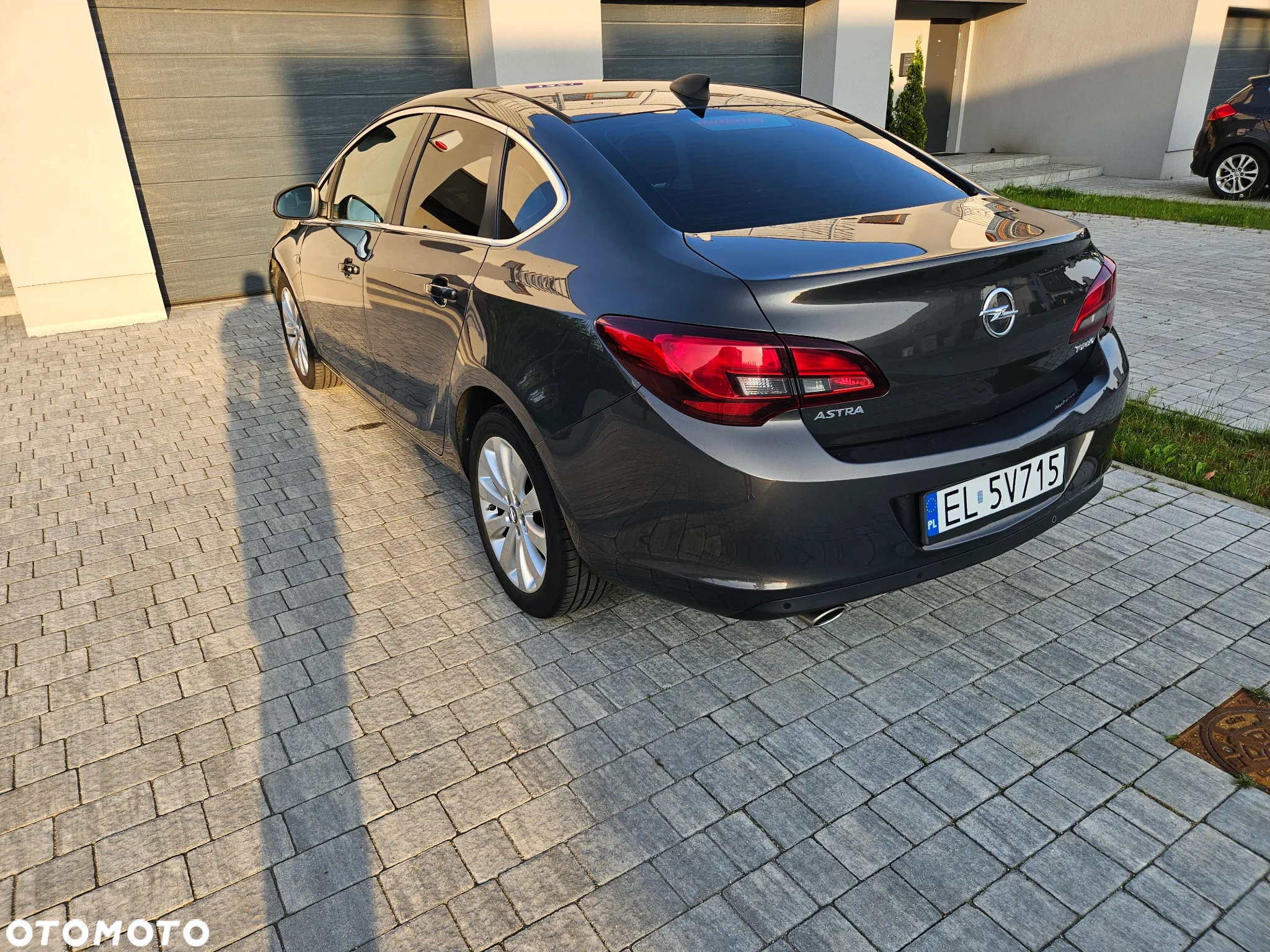 Opel Astra IV 1.4 T Executive - 5