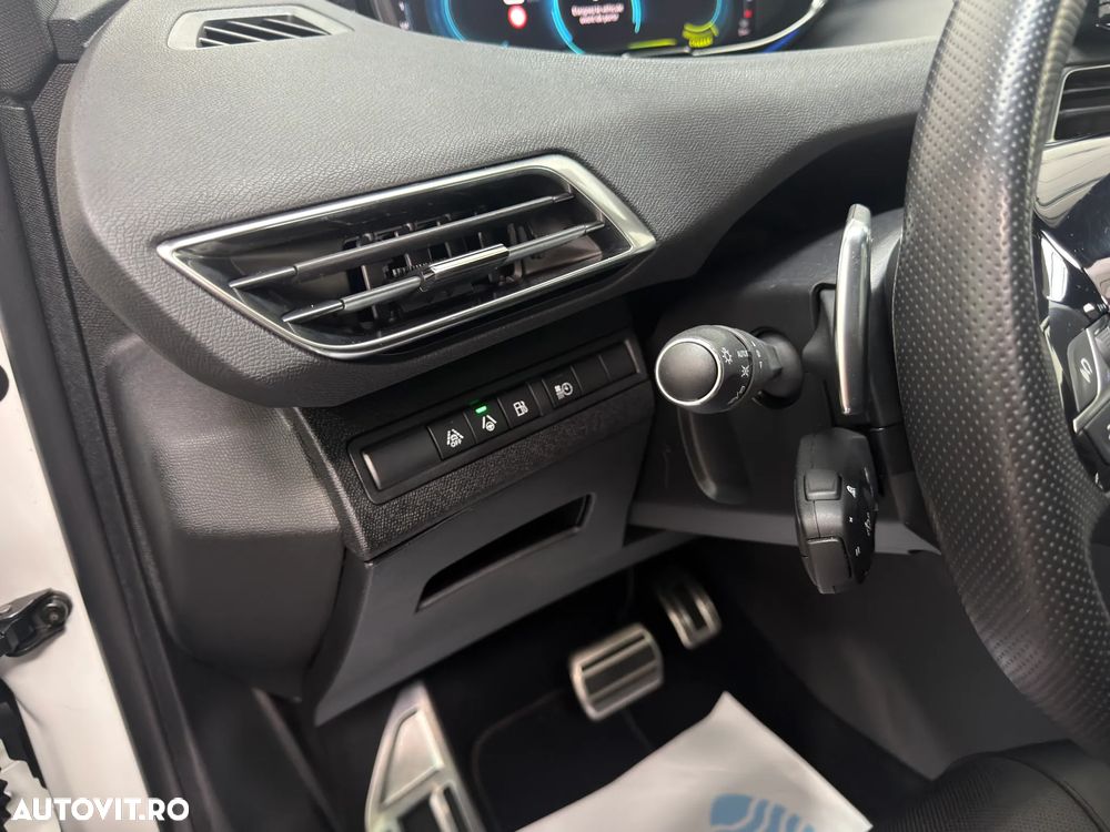 Peugeot 3008 PHEV EAT8 4X4 GT Pack - 21