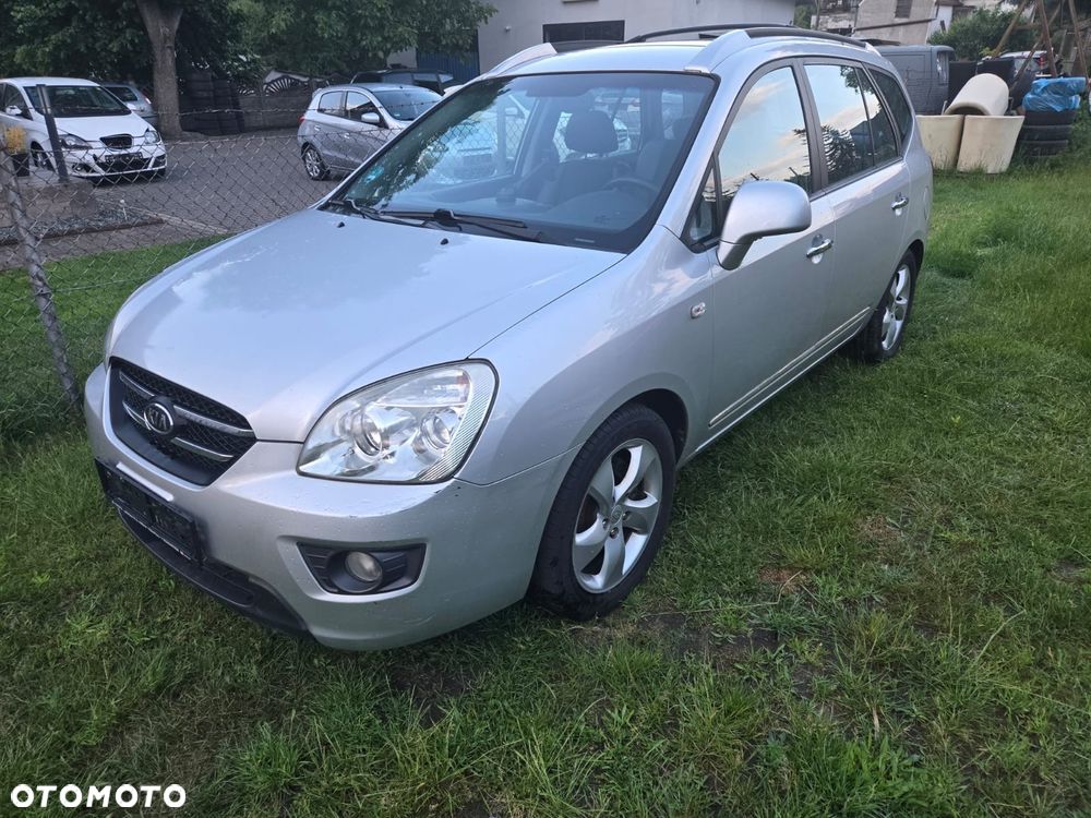 Kia Carens - 1