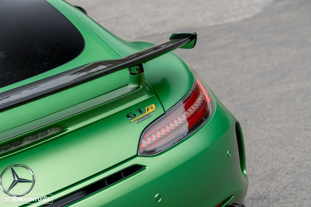 Mercedes-Benz AMG GT R - 12