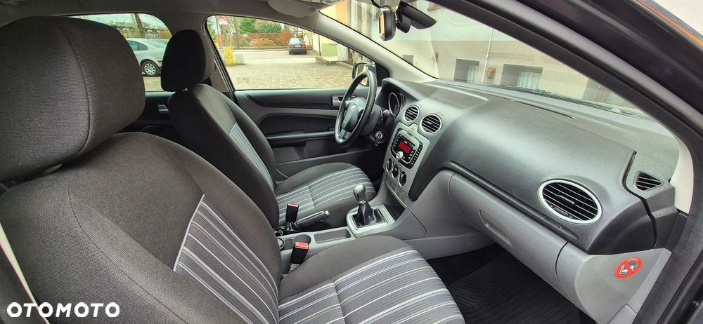 Ford Focus 1.6 16V Sport - 9