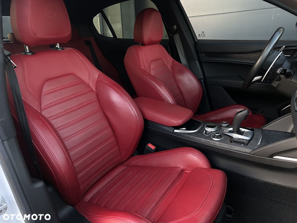 Alfa Romeo Stelvio - 21