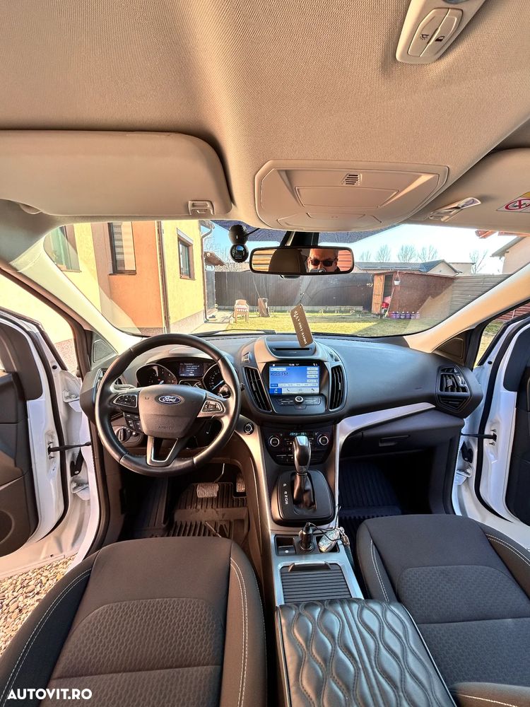 Ford Kuga 2.0 TDCi 4WD Powershift ST-Line - 19