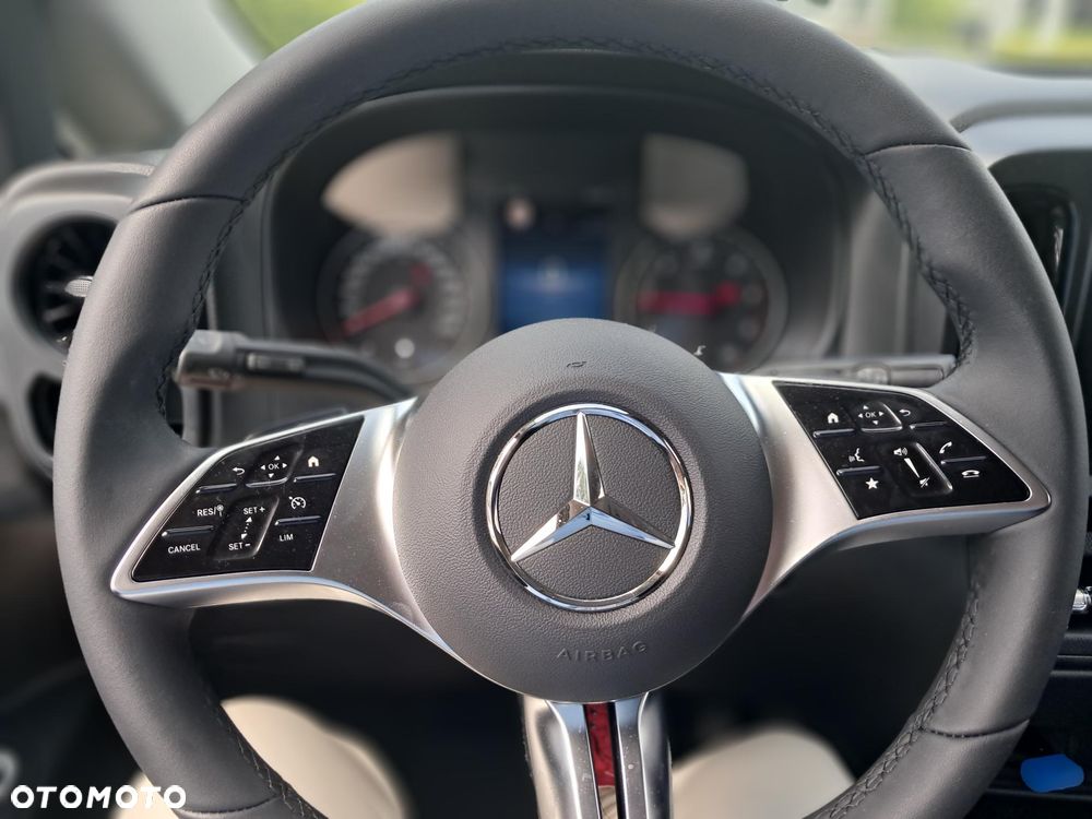 Mercedes-Benz Klasa V 300 d 9G-Tronic Exclusive (d³ugi) - 11