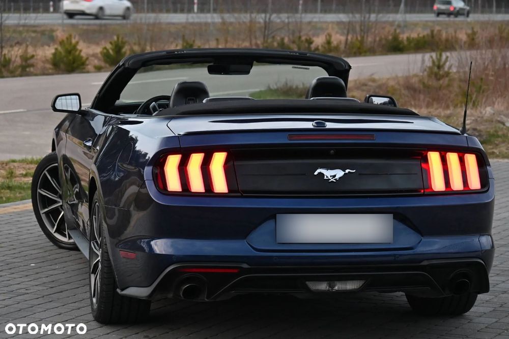 Ford Mustang - 22