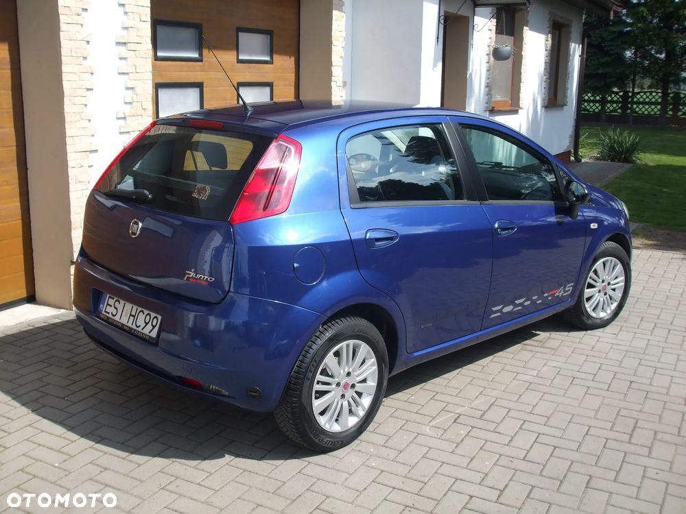 Fiat Grande Punto Actual 1.4 8V Estiva Blue&Me - 16