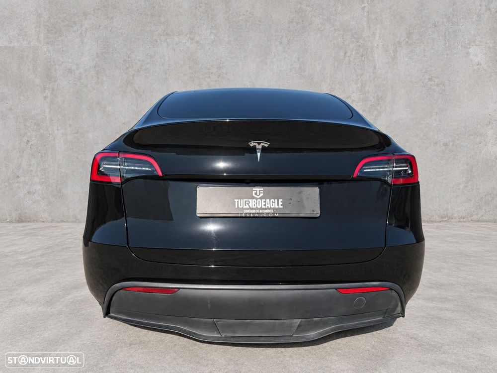 Tesla Model Y - 3